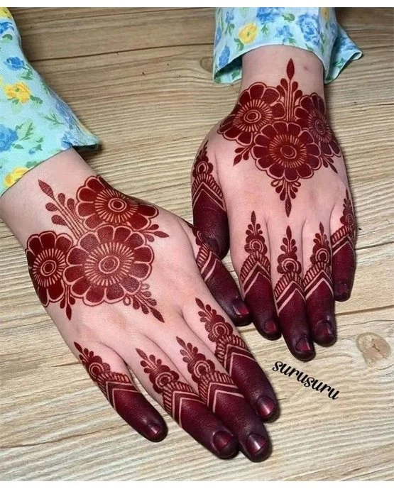 Contemporary Tendril With Chain Covering Arabic Mehndi Design