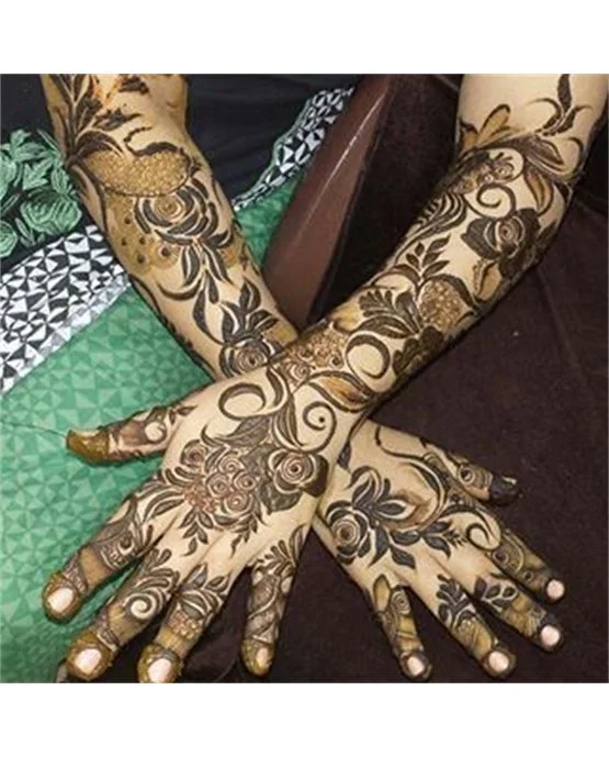 Creeper Inspired Rich Arabic Mehndi Design