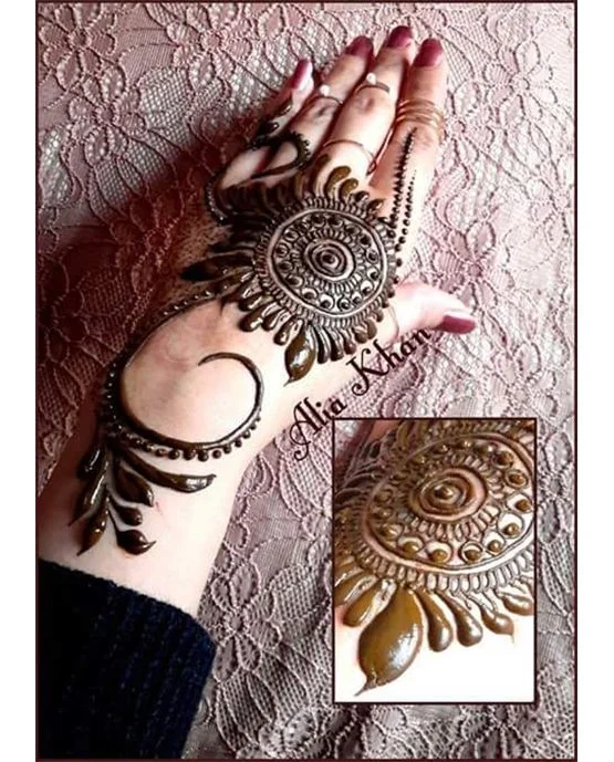 Crescent And Bloom Charming Arabic Mehndi Design Symmetry