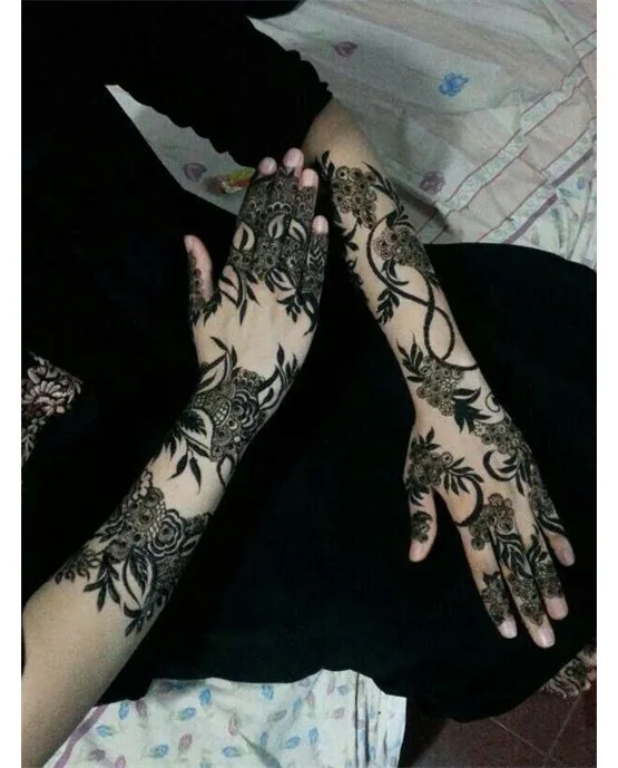 Glamorous Crescent With Bloom Featuring Arabic Mehndi Design