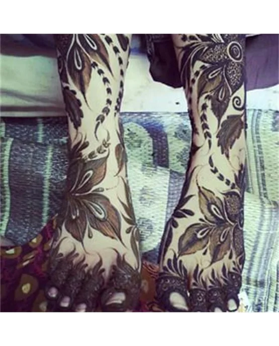 Medallion Orchid Placement On Arabic Mehndi Design