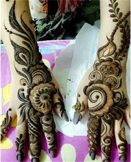 Peacock Swirl Symmetry On Arabic Mehndi Design