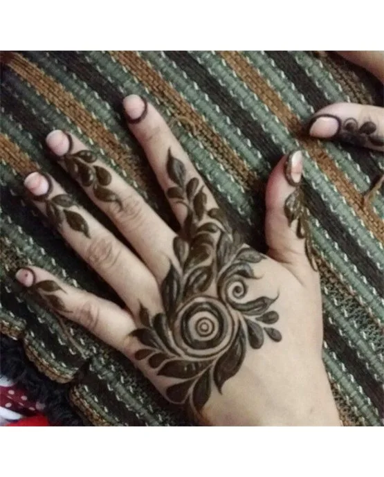 Refined Ruffle And Anklet Covering Arabic Mehndi Design