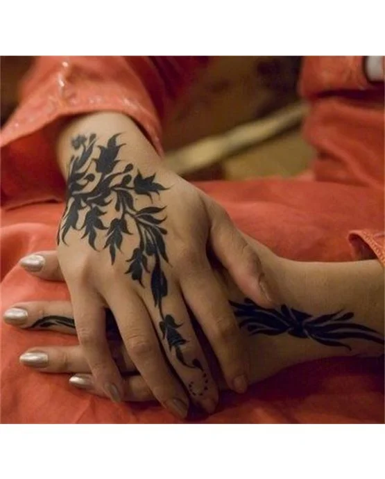 Ring And Stroke Bold Arabic Mehndi Design Pathway
