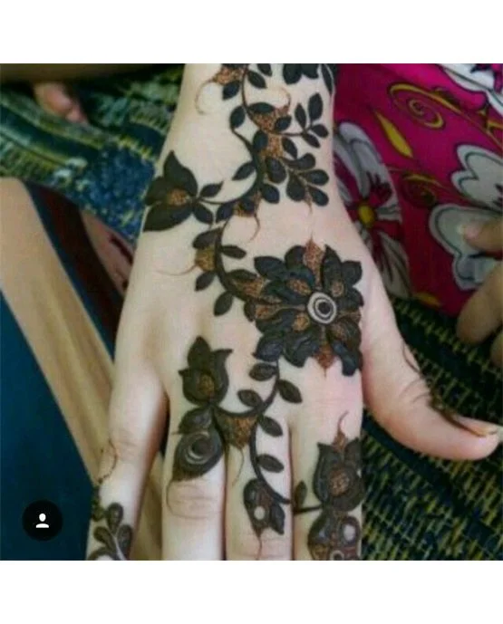 Traditional Ribbon Arabic Mehndi Design Art