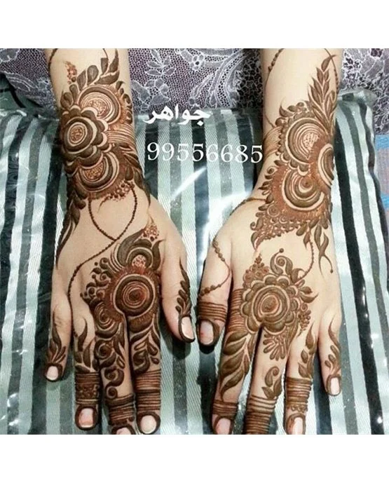 Vibrant Scroll And Highlight Along Arabic Mehndi Design