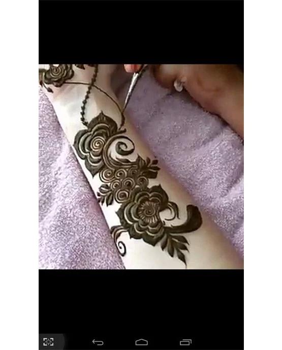 Wave Inspired Light Arabic Mehndi Design