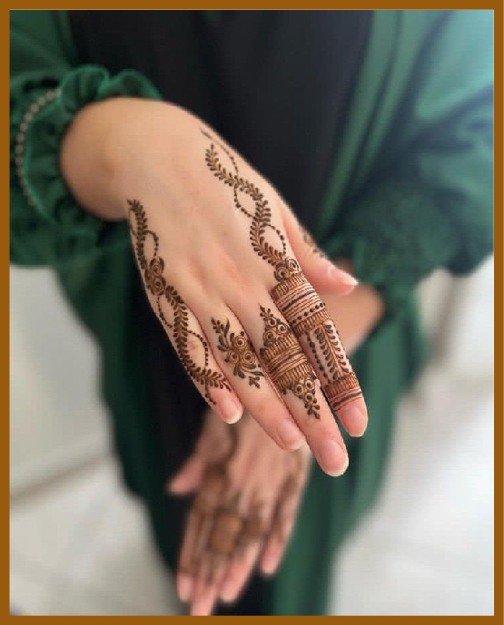 Chain-like khafif back hand mehndi design