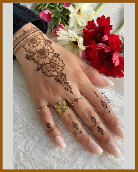 Floral wristband with khafif back hand finish Khafif%20(Minimal)%20back%20hand Mehndi Design