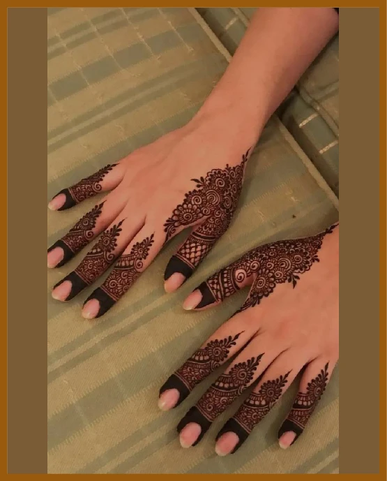 Full finger wrap with khafif back hand mehndi design