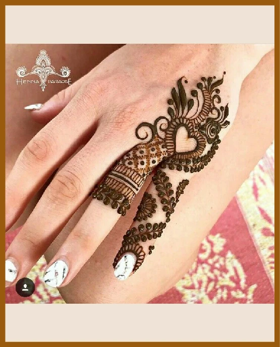 Heart shape khafif back hand mehndi design