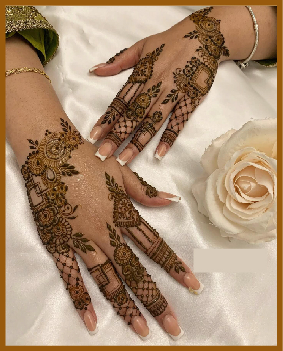 Aesthetic mehndi back hand with chain and dots Aesthetic mehndi back hand with chain and dots