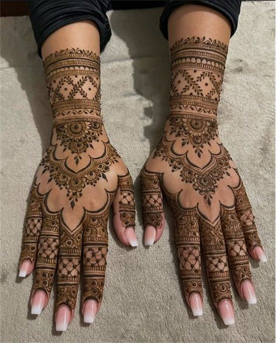 Bangle And Daisy Pretty Back Hand Mehndi Design Blend Bangle And Daisy Pretty Back Hand Mehndi Design Blend