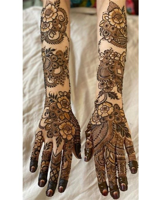 Contrast And Diamond Majestic Back Hand Mehndi Design Touch Contrast And Diamond Majestic Back Hand Mehndi Design Touch
