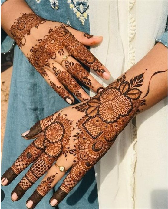 Dreamy Dots And Tassel Covering Back Hand Mehndi Design Dreamy Dots And Tassel Covering Back Hand Mehndi Design