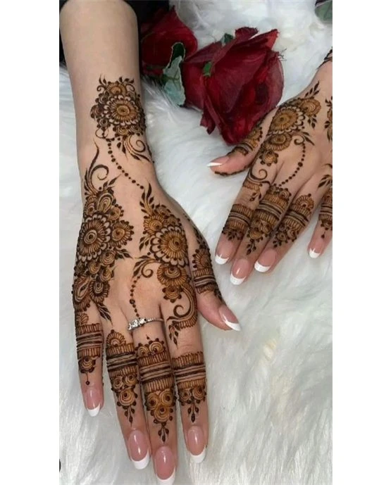 Fancy Art Blending Into Hatch Back Hand Mehndi Design Fancy Art Blending Into Hatch Back Hand Mehndi Design