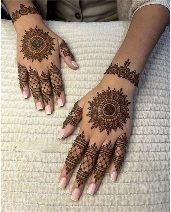 Graceful Mix Coverage Using Back Hand Mehndi Design Graceful Mix Coverage Using Back Hand Mehndi Design