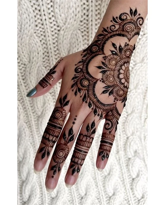 Intricate Plait Framework Using Back Hand Mehndi Design Intricate Plait Framework Using Back Hand Mehndi Design