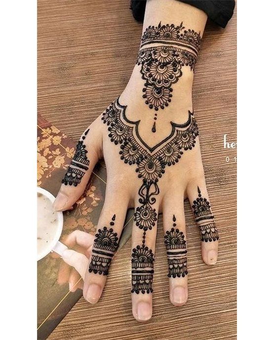 Leaf Inspired Fine Back Hand Mehndi Design Leaf Inspired Fine Back Hand Mehndi Design