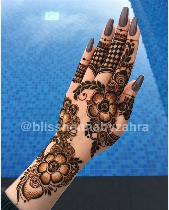 Mix Petal Blend Using Back Hand Mehndi Design Mix Petal Blend Using Back Hand Mehndi Design