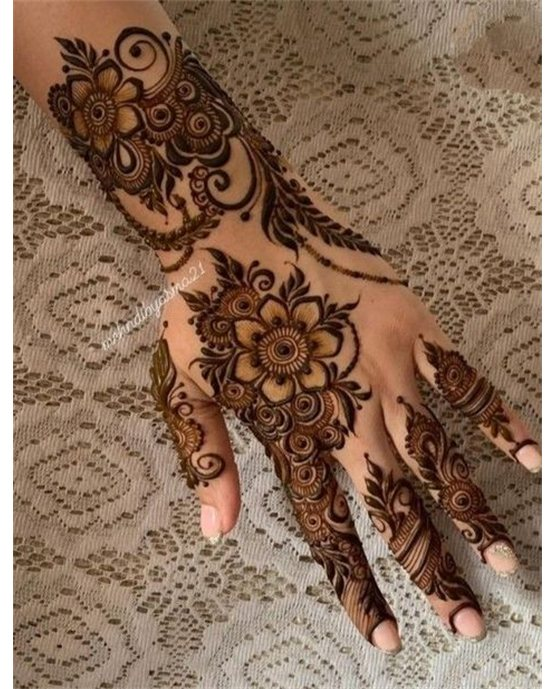 Unique Arrow And Heart Covering Back Hand Mehndi Design Unique Arrow And Heart Covering Back Hand Mehndi Design