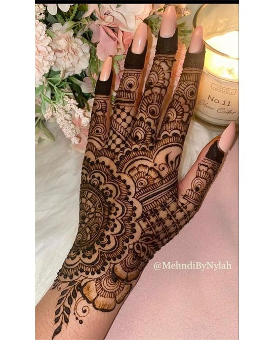 Vine And Drape Soft Back Hand Mehndi Design Pattern Vine And Drape Soft Back Hand Mehndi Design Pattern