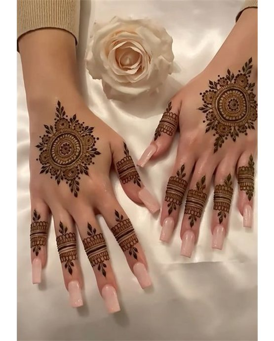Wave Accent Finish Using Back Hand Mehndi Design Wave Accent Finish Using Back Hand Mehndi Design