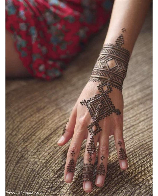 Wreath Inspired Whimsical Back Hand Mehndi Design Wreath Inspired Whimsical Back Hand Mehndi Design