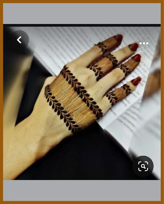 Circular chain style for modern back hand mehndi design Circular chain style for modern back hand mehndi design