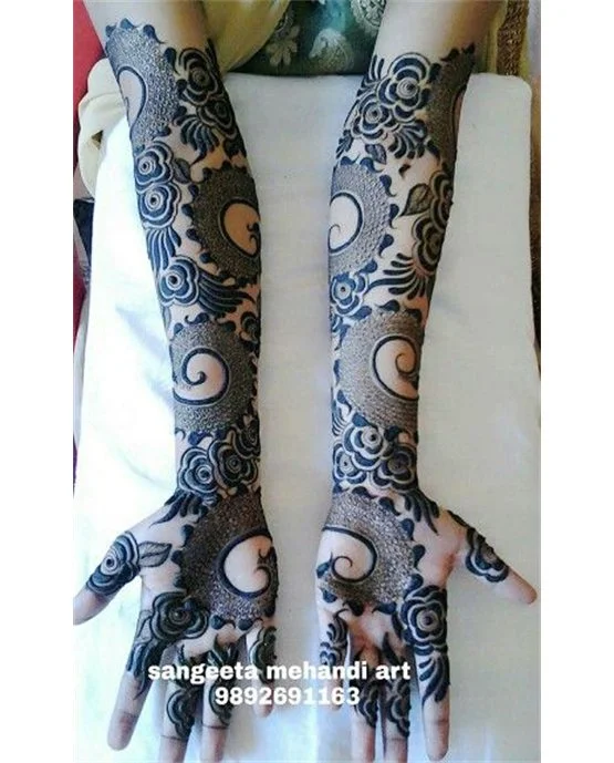 Classic Wrap On Band Bridal Mehndi Design
