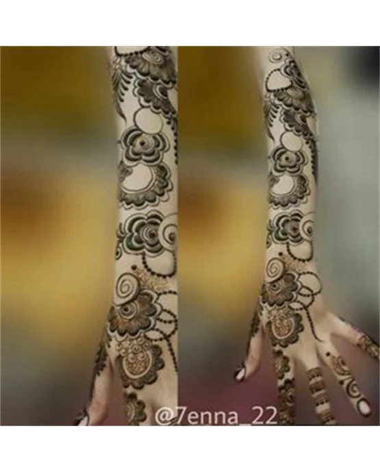 Contemporary Tendril With Chain Covering Bridal Mehndi Design