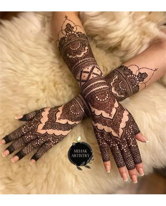 Dreamy Ribbon With Lace Along Bridal Mehndi Design