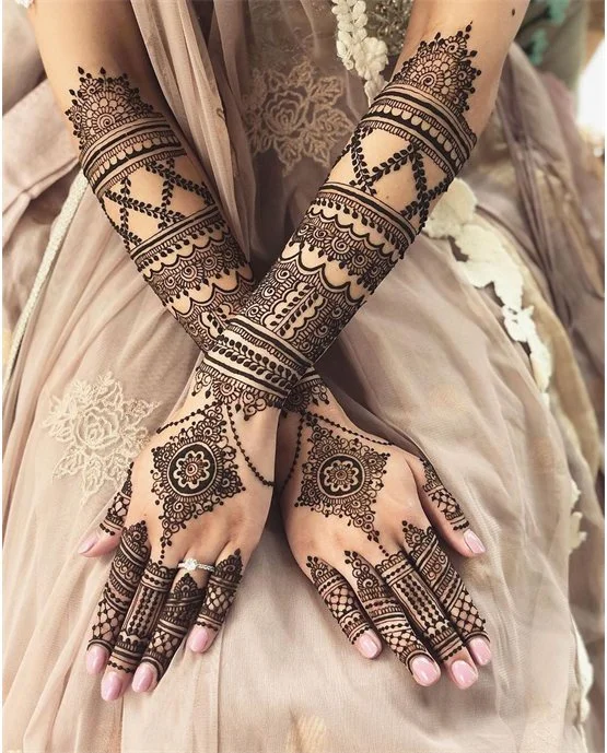 Ethnic Motif Using Plait Bridal Mehndi Design