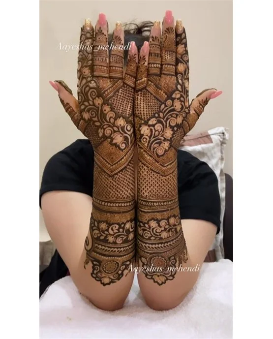 Graceful Mix Coverage Using Bridal Mehndi Design