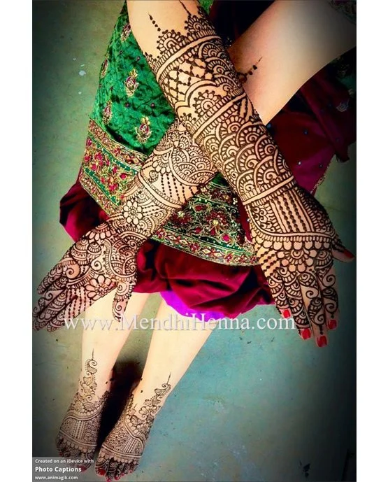 Lace Arch Theme Using Bridal Mehndi Design