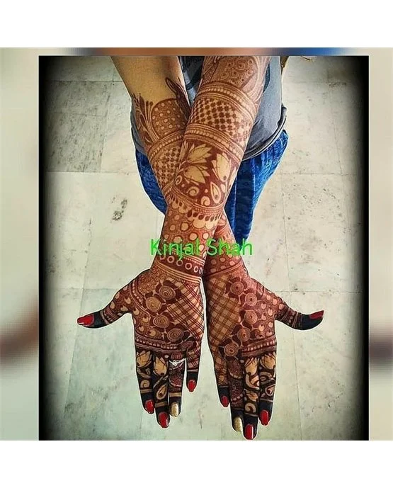 Wave Inspired Light Bridal Mehndi Design