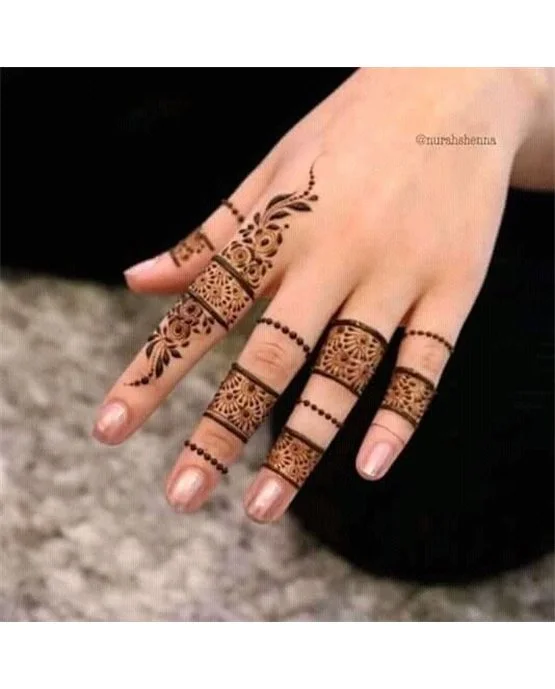 Leaf Weave Blend Using Ring Finger Mehndi Design