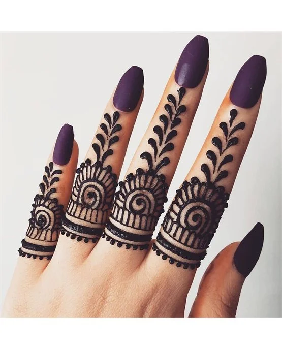 Sketch And Scallop Luxurious Ring Finger Mehndi Design Art