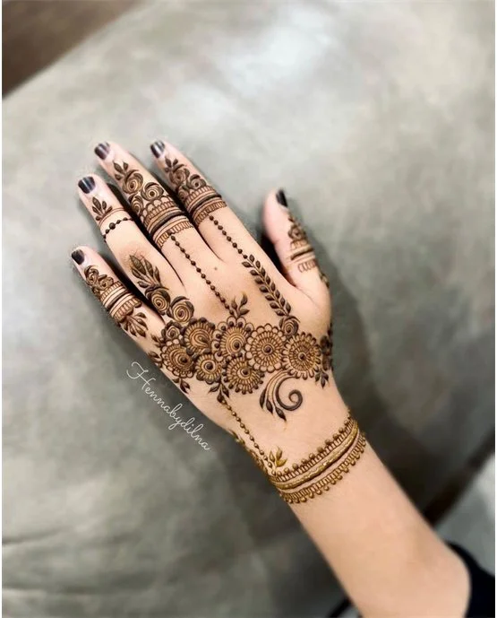 Royal Fingers Designs