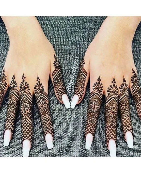 Grand Arch Royal Finger Mehndi Design Spread