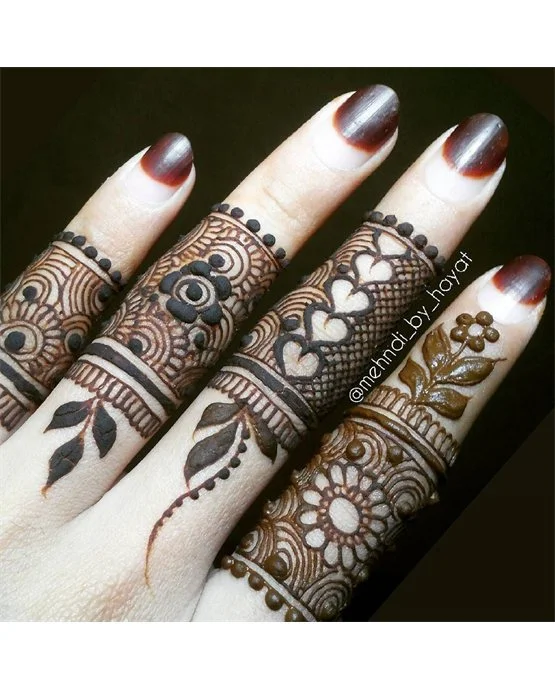 Sketch And Scallop Luxurious Royal Finger Mehndi Design Art