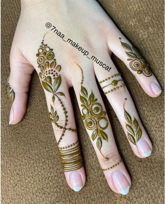 Beautiful Pathway Using Jasmine Simple Finger Mehndi Design