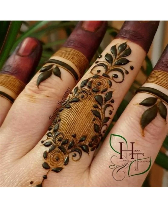 Butterfly Inspired Vibrant Simple Finger Mehndi Design
