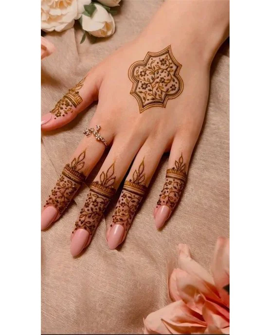Crescent And Bloom Charming Simple Finger Mehndi Design Symmetry