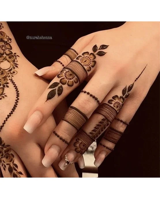 Diamond Tendril Flow Blending Into Simple Finger Mehndi Design