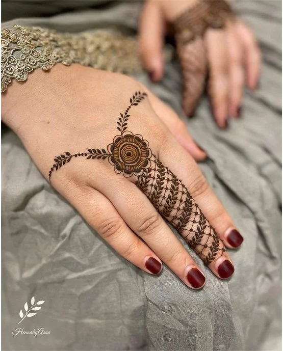 Festive Bracelet With Rose Featuring Simple Finger Mehndi Design