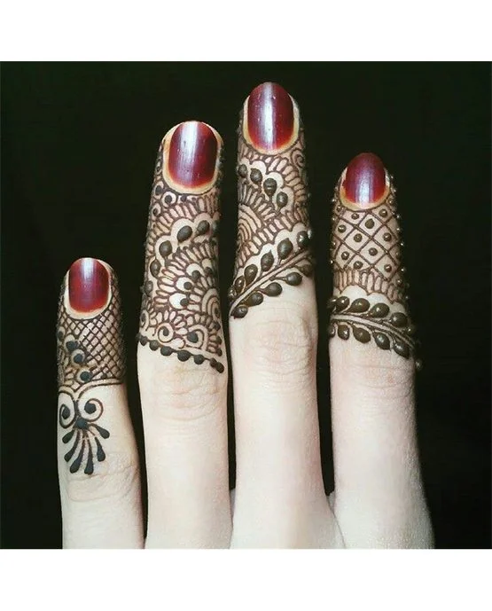 Wave Inspired Light Simple Finger Mehndi Design
