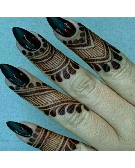 Whimsical Arrangement On Sunflower Simple Finger Mehndi Design