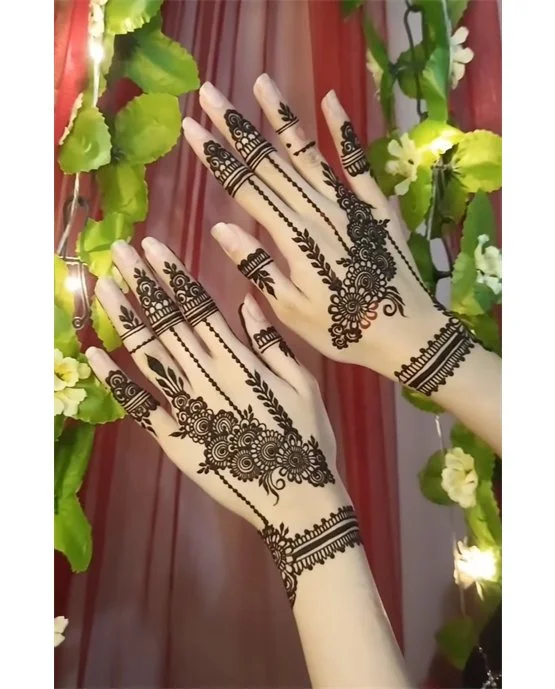 Contemporary Tendril With Chain Covering Stylish Finger Mehndi Design