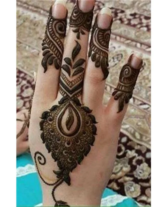 Dainty Silhouette And Hook Covering Stylish Finger Mehndi Design